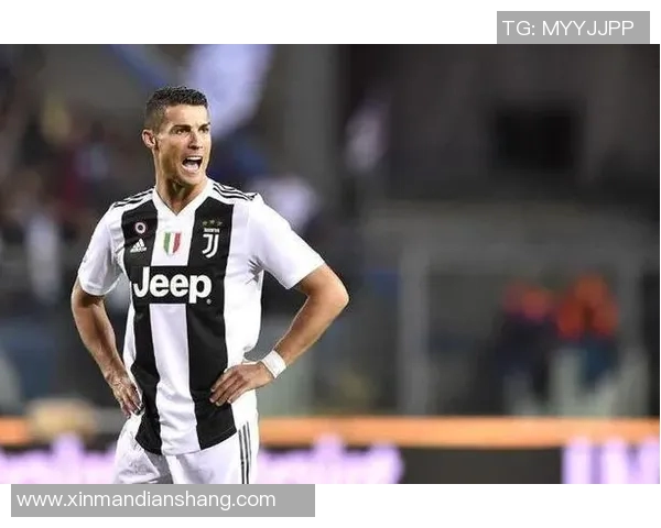 现役足球巨星驰骋绿茵场展现无与伦比的速度与力量